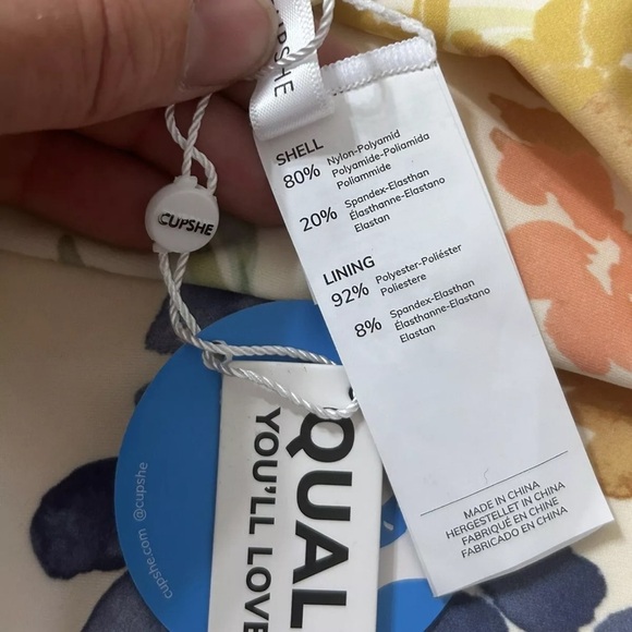 CUPSHE one piece swim tropical floral print - Picture 6 of 6